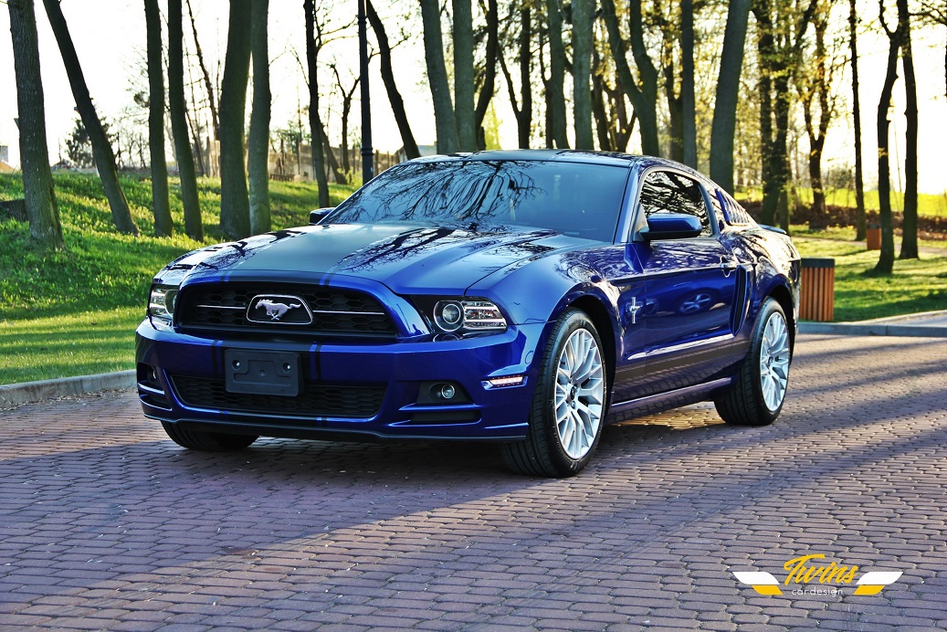 Ford Mustang + FILM