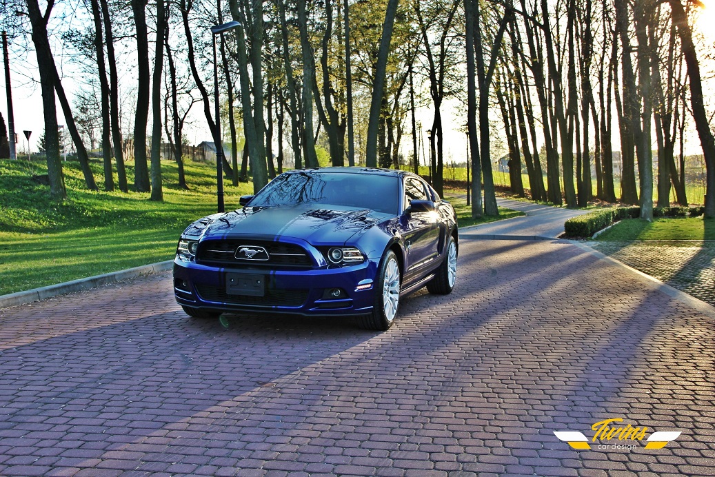 Ford Mustang + FILM