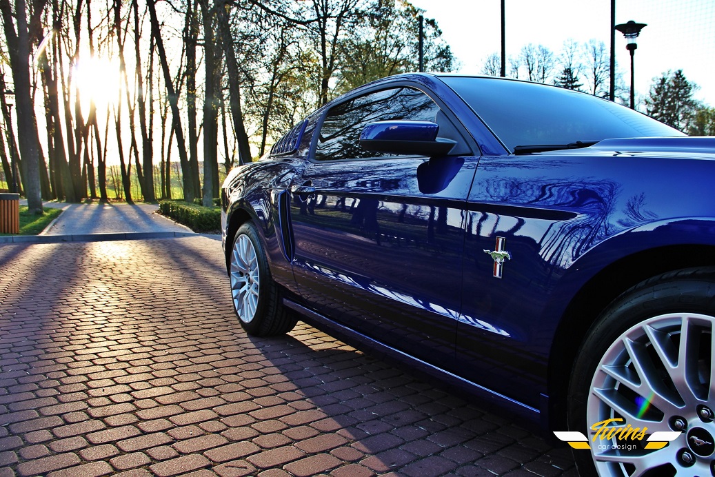 Ford Mustang + FILM